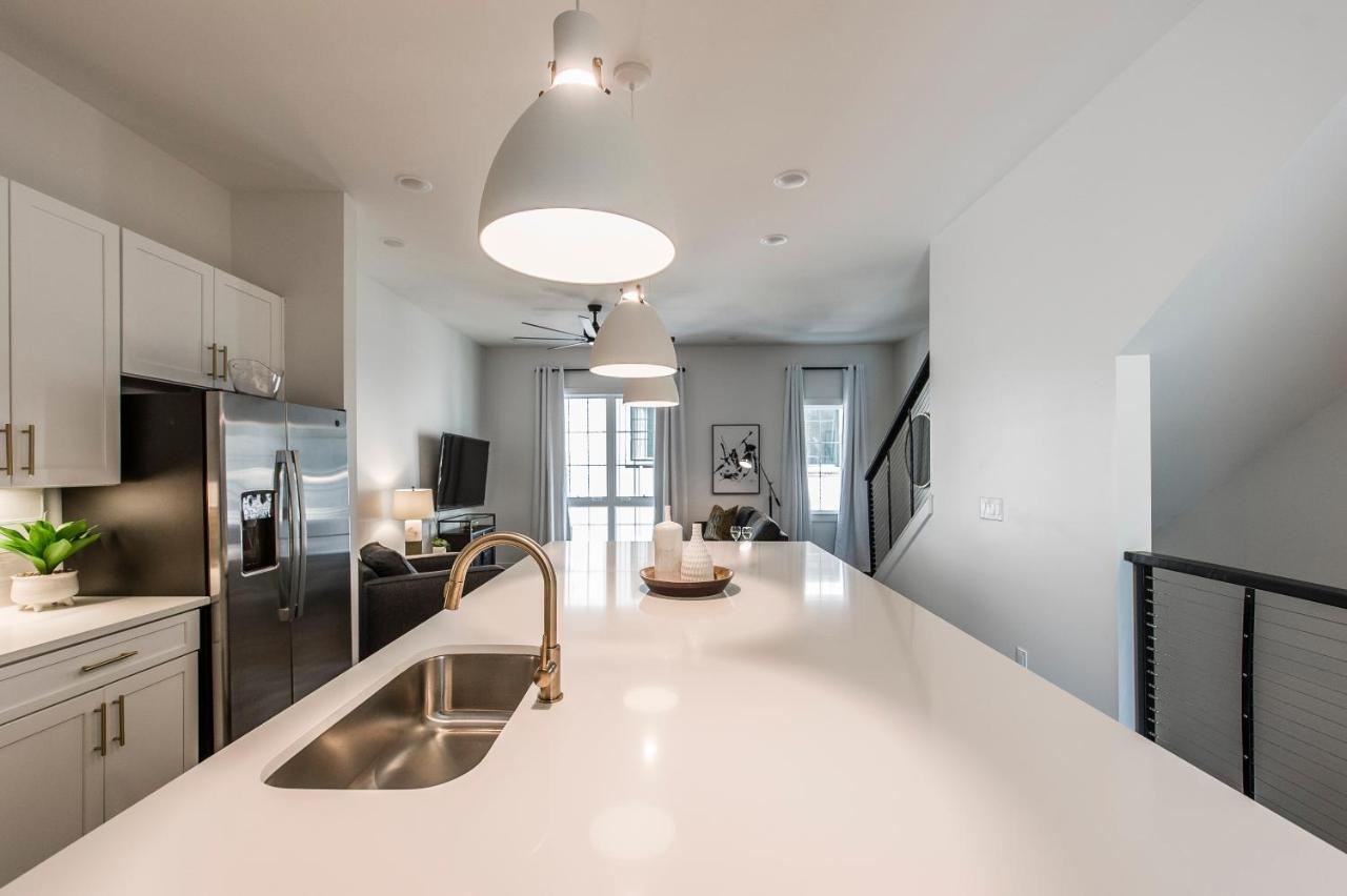 Brand New 4 Bedroom 4Bath Townhome With Amazing Rooftop! Nashville Ngoại thất bức ảnh